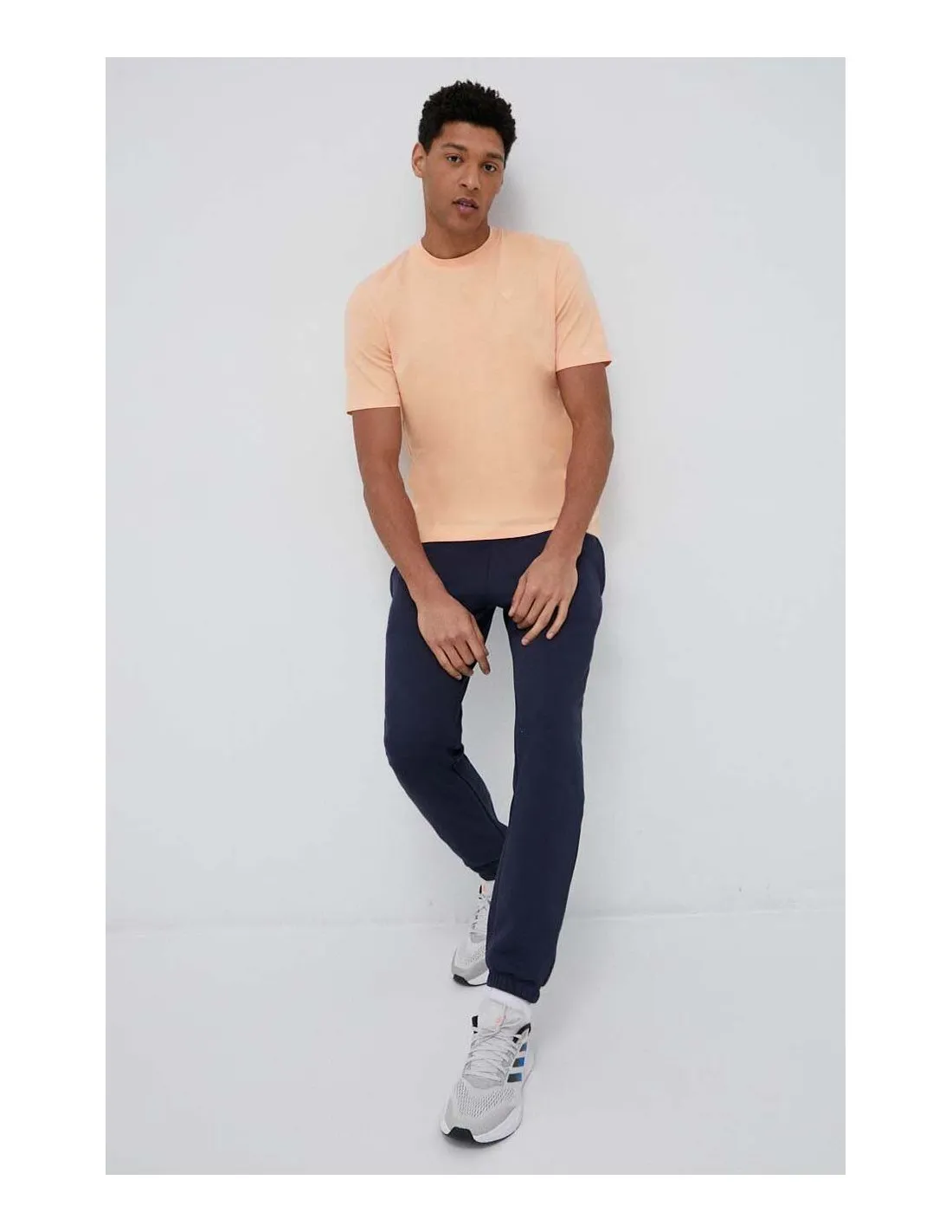 Camiseta con logo pequeño Hedley de Guess