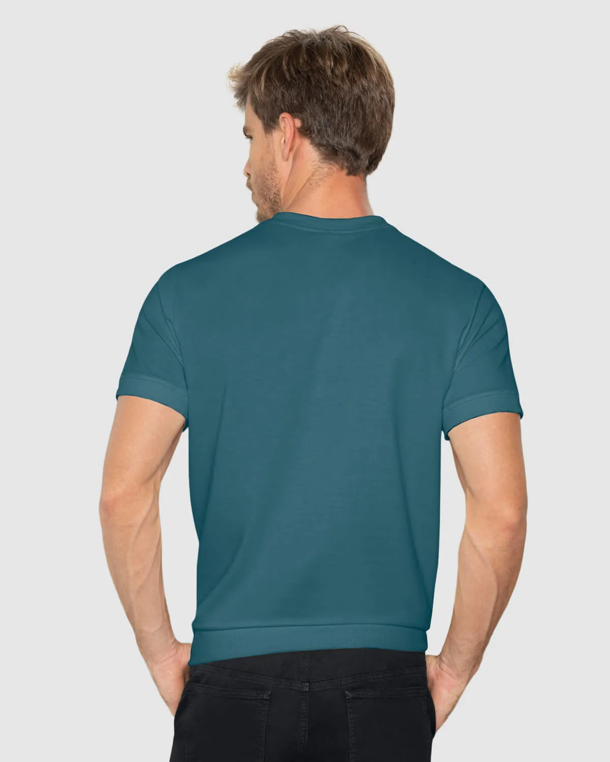 Camiseta manga corta con cuello, ruedo y mangas en rib