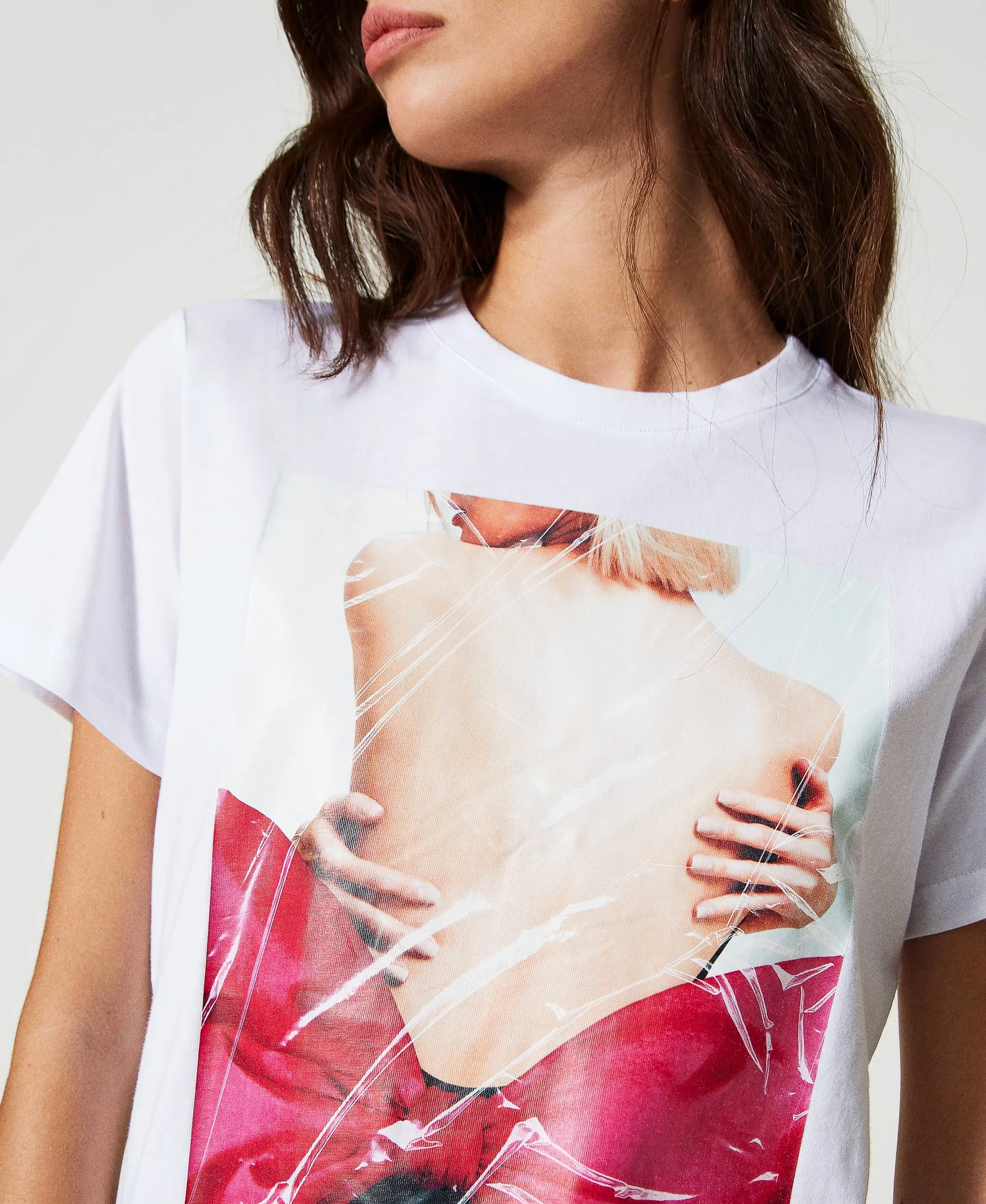Camiseta regular con estampado brillante