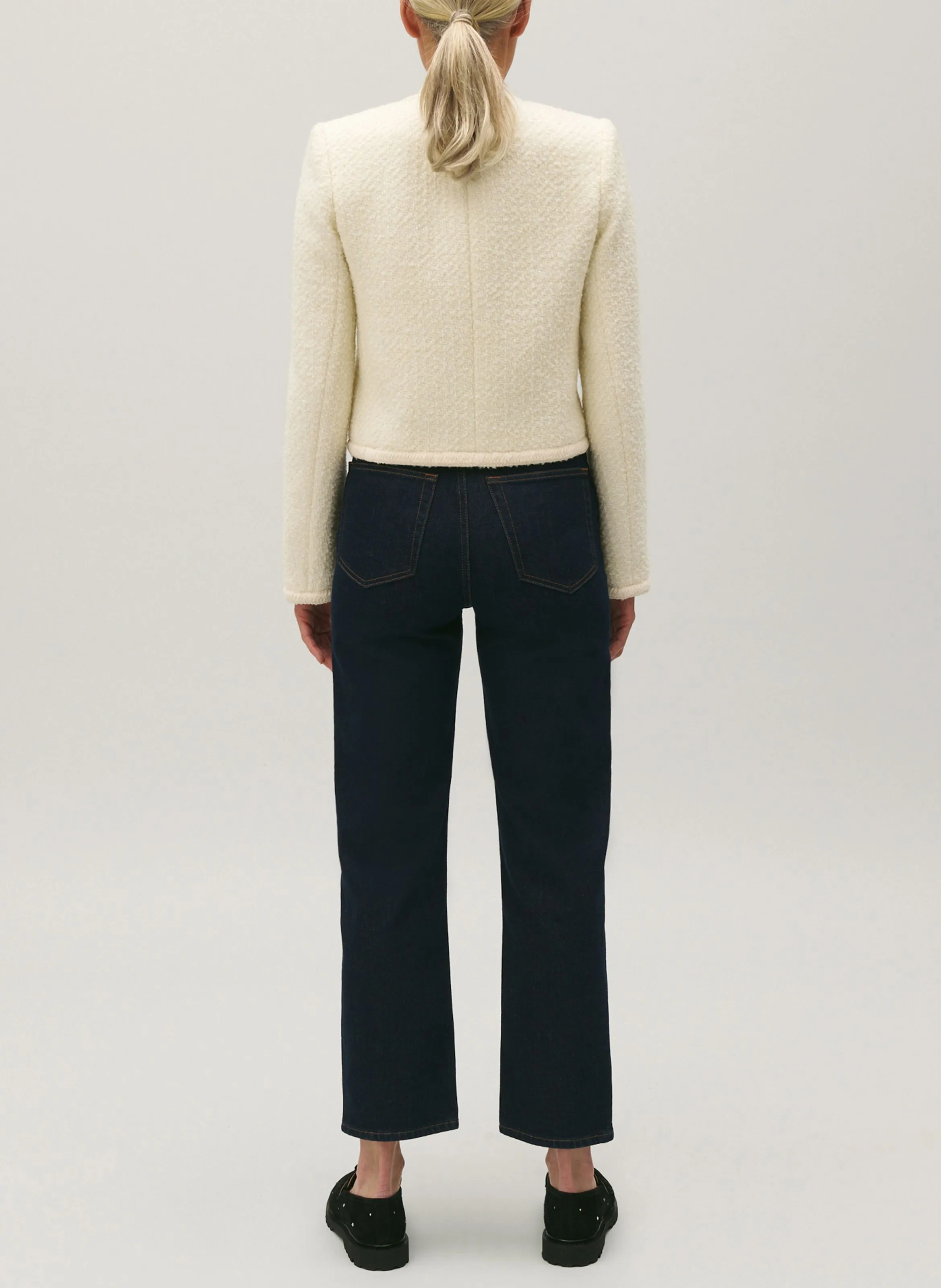 Chaqueta con cuello redondo en blanco