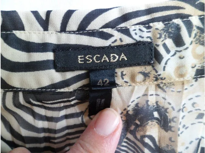 Escada Tops Estampado de cebra 