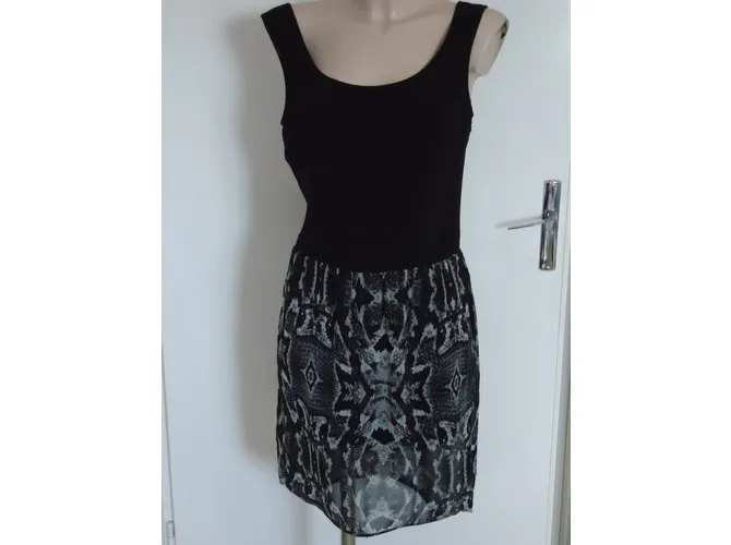 Guess Vestido Estampado de cebra 