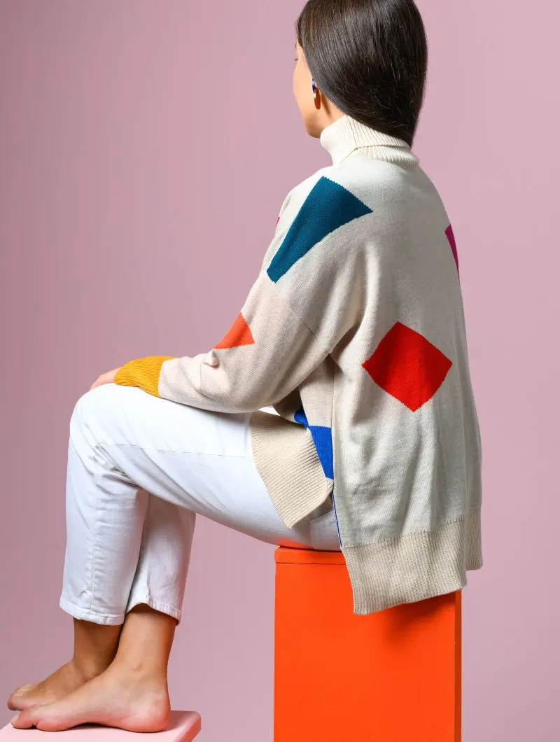 Jersey cuello alto con formas de lana merino
