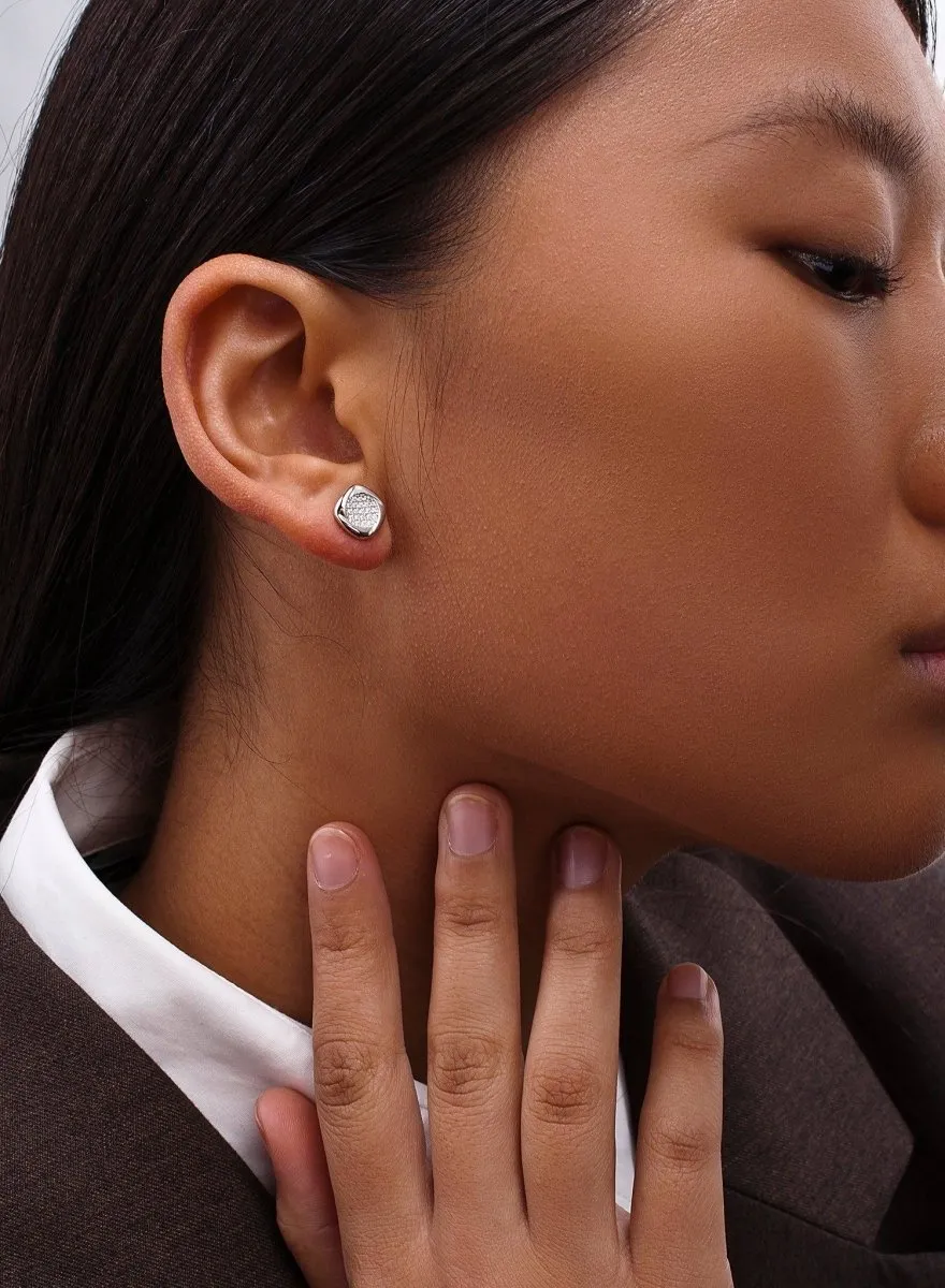 Pendientes pequeos plata brillantes con silueta circular y circonitas
