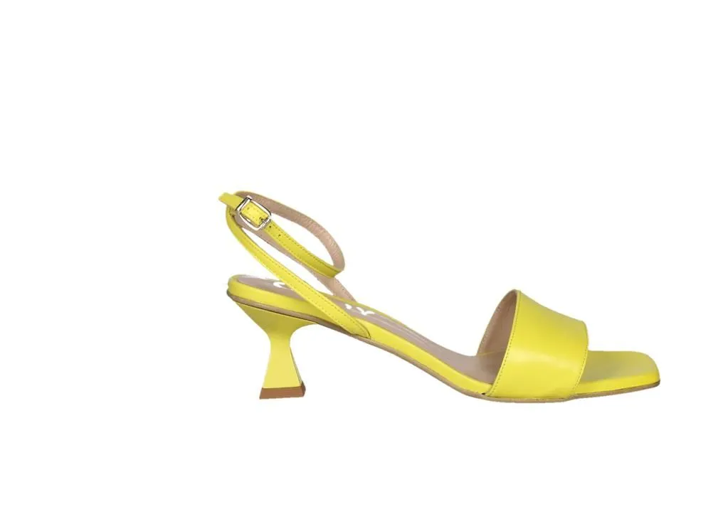 Sandalia Piel Amarillo Pulsera