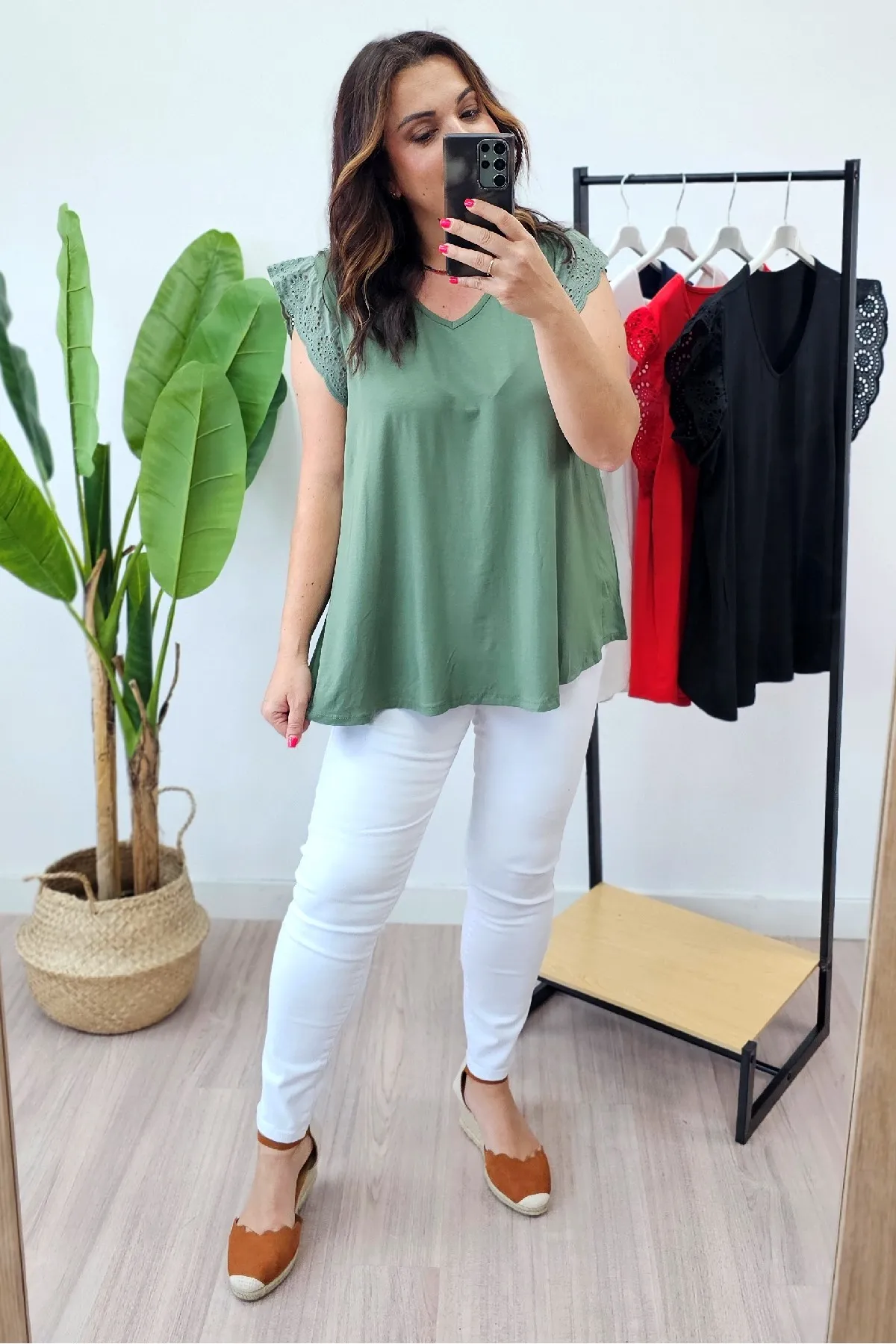 Top Mandy Kaki